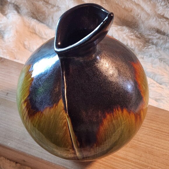 Vintage Art Deco 7.50" L x 7.50" W x 10.50" H (Green & Brown) Drip Glaze Vase - Picture 7 of 10